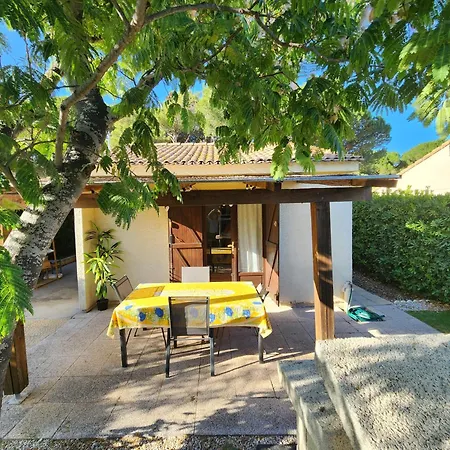 Maison A La *